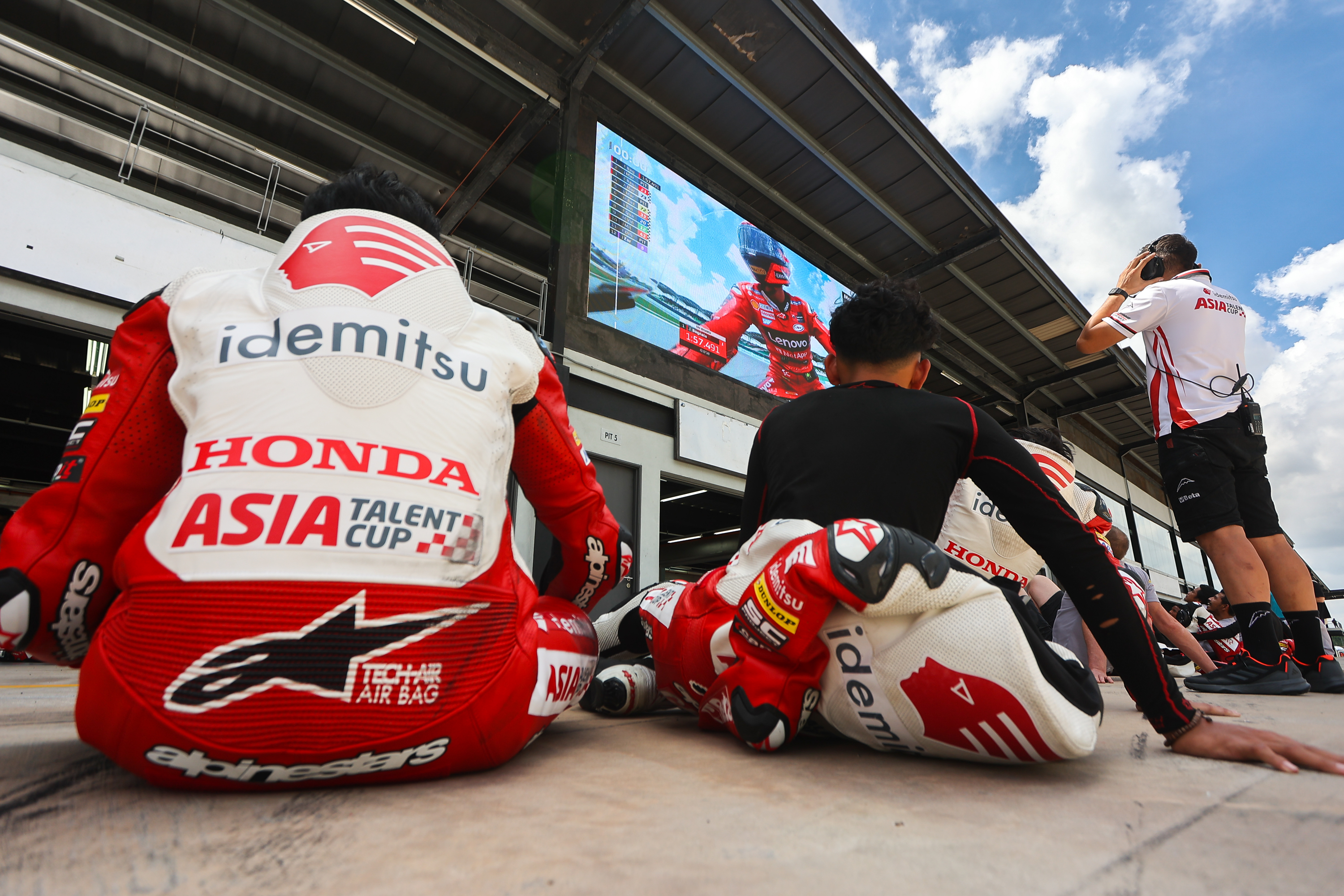 Qualifying Practice Backstage | Round 5 Malaysia | 2023 Idemitsu Asia Talent Cup